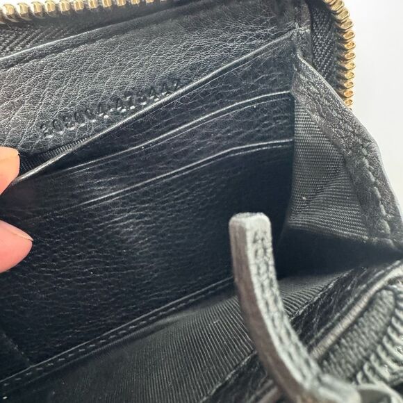 Gucci Soho Interlocking G Tassel Calfskin Leather Zip Around Long Wallet Black - Picture 8 of 8